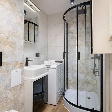 Apartament Functional Near Old Town Remote Work By Renters Kraków